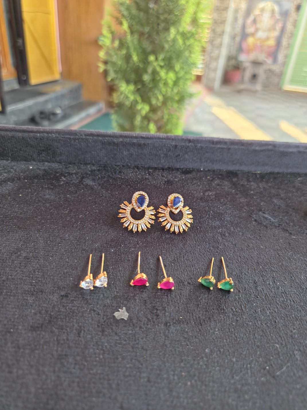 MULTI COLOR CHANGEABLE DROP STUD